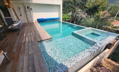 Hermosa Casa “la Cumbre” Dos Niveles, con Alberca, Jacuzzi, Chapoteadero y Jardín.