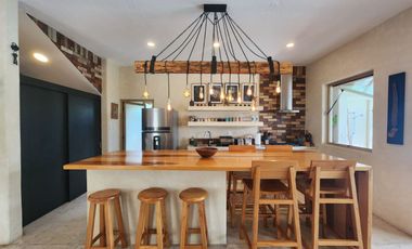 Hermosa Casa “la Cumbre” Dos Niveles, con Alberca, Jacuzzi, Chapoteadero y Jardín.