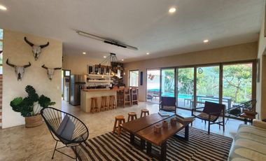 Hermosa Casa “la Cumbre” Dos Niveles, con Alberca, Jacuzzi, Chapoteadero y Jardín.