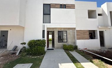 CASA EN VENTA EN COTO RESIDENCIAL AGUASCALIENTES PONIENTE