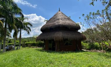 FINCA EN VENTA CON CABAÑA EN VILLAS DEL PALMAR. TURBACO