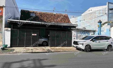 dijual rumah usaha di tengah kota