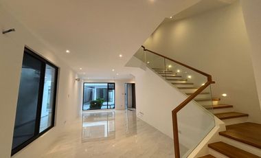 5 BEDROOMS TOWNHOUSE FOR SALE IN BF HOMES PARANAQUE CITY