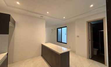 FURNISHED 5 BEDROOMS TOWNHOUSE FOR SALE IN BF HOMES PARANAQUE