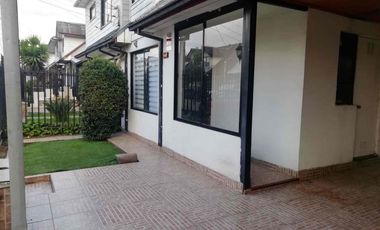 SE VENDE BONITA CASA