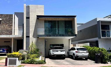 CASA EN RENTA FRACCIONAMIENTO LA RIOJA