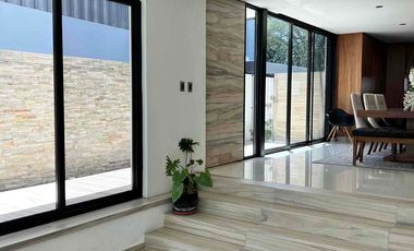 CASA EN RENTA FRACCIONAMIENTO LA RIOJA