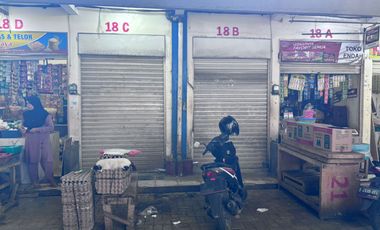 Shophouse for sale in Tagog Market, Padalarang, Bandung, strategically located in a busy area.