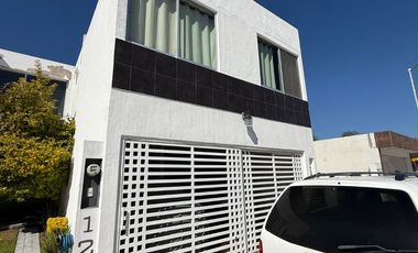 CASA EN VENTA EN SENDERO DE LOS QUETZALEZ 3 BAÑOS COMPLETOS