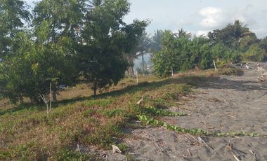 Beachfront land near Bangsal Harbor