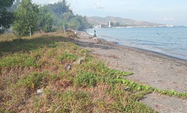 Beachfront land near Bangsal Harbor
