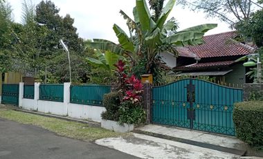 Dijual Rumah 7 Kamar Tidur  di Sukasari Bandung