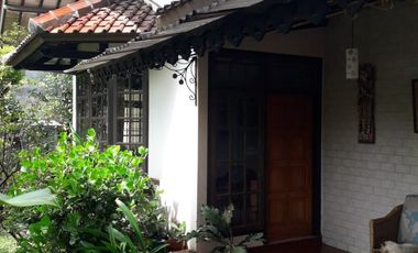 Dijual Rumah 7 Kamar Tidur  di Sukasari Bandung