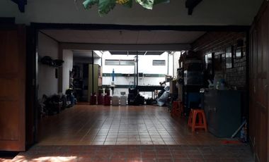 Dijual Rumah 7 Kamar Tidur  di Sukasari Bandung