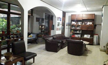 Dijual Rumah 7 Kamar Tidur  di Sukasari Bandung