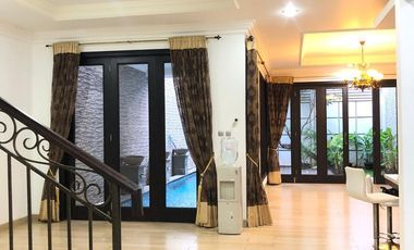 DISEWAKAN RUMAH MINIMALIS DIKAWASAN KEMANG JAKARTA SELATAN