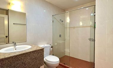 Hot Deal! Corner Mixed-use Condo – Pet Friendly with Tennis Court | For Sale: Asoke Towers