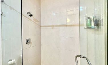 Hot Deal! Corner Mixed-use Condo – Pet Friendly with Tennis Court | For Sale: Asoke Towers