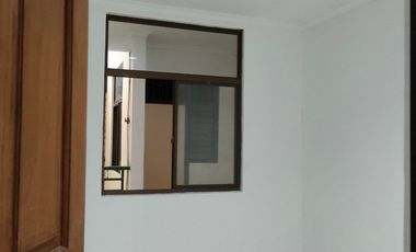 Disewakan ..rumah di Taman Semanan Indah, jalan depan rumah bisa 4 mobil