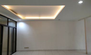 Disewakan ..rumah di Taman Semanan Indah, jalan depan rumah bisa 4 mobil