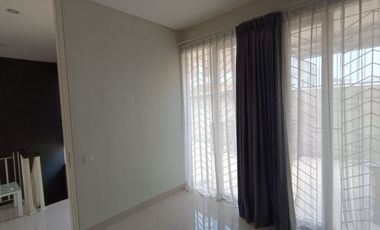 Rumah The Mansion Pakuwon Indah 2 Lantai Minimalis Semi Furnish