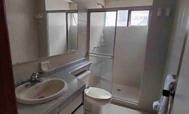 VENDO BUCARAMANGA  ALTOS DE CABECERA  CARRERA 39 AMPLIO APARTAMENTO  DE 198 METROS  exelente estado, edificio clásico administración  económica.PRECIO DE OPORTUNIDAD