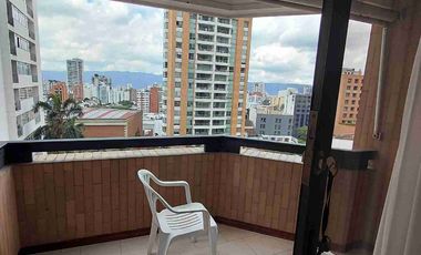 VENDO BUCARAMANGA  ALTOS DE CABECERA  CARRERA 39 AMPLIO APARTAMENTO  DE 198 METROS  exelente estado, edificio clásico administración  económica.PRECIO DE OPORTUNIDAD