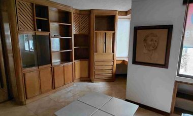 VENDO BUCARAMANGA  ALTOS DE CABECERA  CARRERA 39 AMPLIO APARTAMENTO  DE 198 METROS  exelente estado, edificio clásico administración  económica.PRECIO DE OPORTUNIDAD