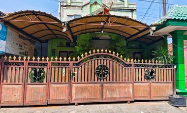 Dijual Cepat Rumah HOOK Siap Huni Bangunan 2,5 Lantai LOKASI  Dukuh Menanggal Gayungan Surabaya