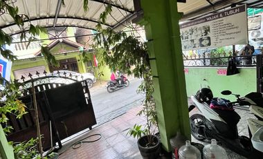 Dijual Cepat Rumah HOOK Siap Huni Bangunan 2,5 Lantai LOKASI  Dukuh Menanggal Gayungan Surabaya