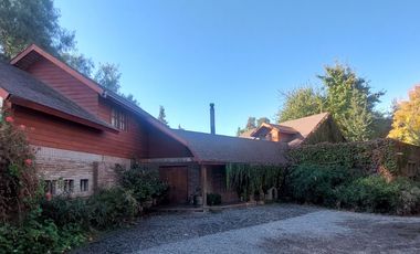 Acogedora casa en parcela en centro de Chicureo