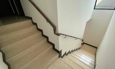 Dijual rumah full furnished di BSD