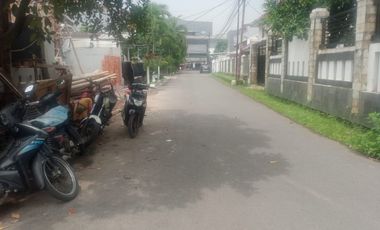 DISEWAKAN RUMAH LUAS COCOK UNTUK TEMPAT TINGGAL,KANTOR,USAHA,GUDANG,HARGA TERMURAH NEGO SAMPAI JADI