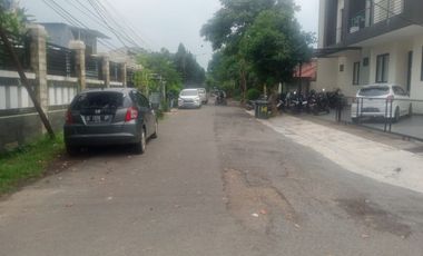 DISEWAKAN RUMAH LUAS COCOK UNTUK TEMPAT TINGGAL,KANTOR,USAHA,GUDANG,HARGA TERMURAH NEGO SAMPAI JADI