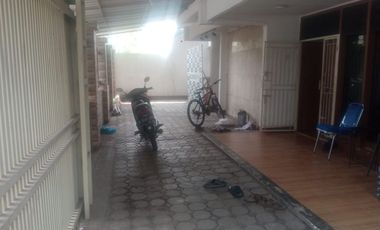 DISEWAKAN RUMAH LUAS COCOK UNTUK TEMPAT TINGGAL,KANTOR,USAHA,GUDANG,HARGA TERMURAH NEGO SAMPAI JADI