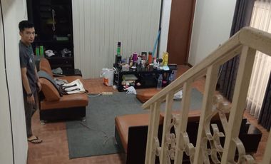 DISEWAKAN RUMAH LUAS COCOK UNTUK TEMPAT TINGGAL,KANTOR,USAHA,GUDANG,HARGA TERMURAH NEGO SAMPAI JADI