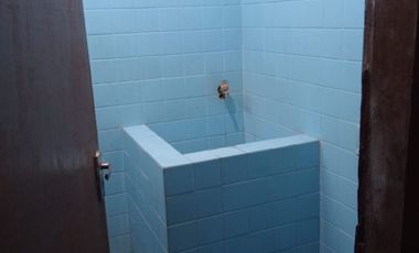 DISEWAKAN RUMAH LUAS COCOK UNTUK TEMPAT TINGGAL,KANTOR,USAHA,GUDANG,HARGA TERMURAH NEGO SAMPAI JADI