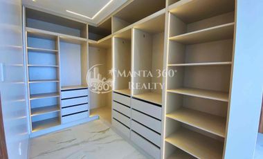 Venta de casa dúplex con vista al mar y piscina privada en Ciudad del Mar, Manta, Ecuador