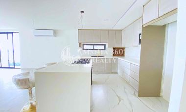 Venta de casa dúplex con vista al mar y piscina privada en Ciudad del Mar, Manta, Ecuador