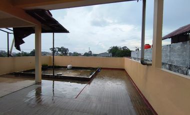 Rumah Ruko Rukan 3 Lantai Pinggir Jalan Sogiri Dekat TOL Tanah Baru Siap Huni