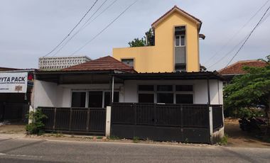 Rumah Ruko Rukan 3 Lantai Pinggir Jalan Sogiri Dekat TOL Tanah Baru Siap Huni