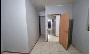 Edificio en Cerdado de Lima, 856 m² 35 Habitaciones 1 Cochera Sin Posesion