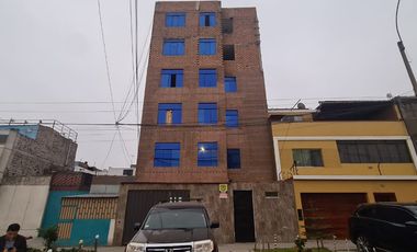Edificio en Cerdado de Lima, 856 m² 35 Habitaciones 1 Cochera Sin Posesion