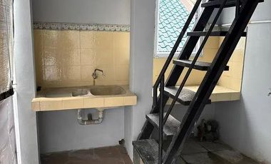 Rumah sewa pejaten luas 400m2 dekat stasiun pasar minggu Jaksel