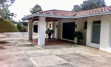 Casa AMOBLADA en arriendo en Alto de las Palmas, Envigado