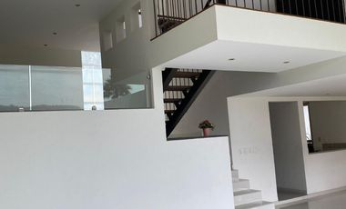 Hermosa residencia en renta en club de golf Valle Escondido