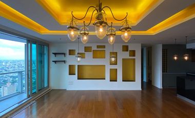 3-BR Condo at The River Condominium near BTS Saphan Taksin