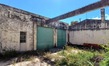 Propiedad para emprendimiento (Edificio, locales comerciales, depósitos) a 3 cuadras de Av. Edén.