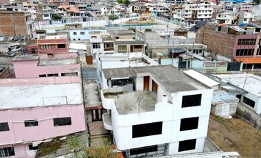 Casa Ambato - Ciudadela el recreo, Av. Doce de Ncalle, Ambato, Ecuador
