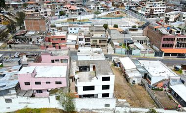 Casa Ambato - Ciudadela el recreo, Av. Doce de Ncalle, Ambato, Ecuador